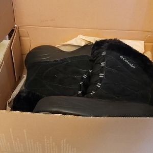 Columbia Snow Boots (Black)-BRAND NEW-NEVER WORN